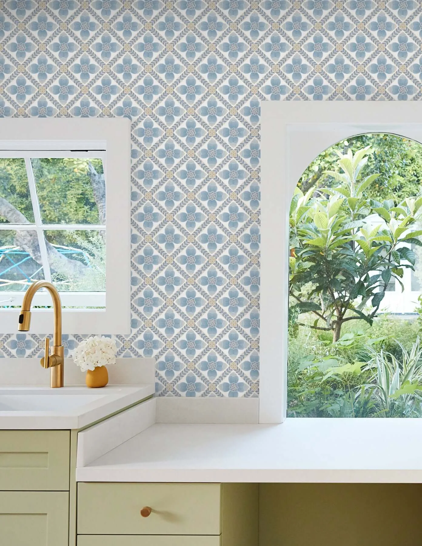 York Wallcoverings Mimi wallpaper, color Blue, SKU PSW1583RL