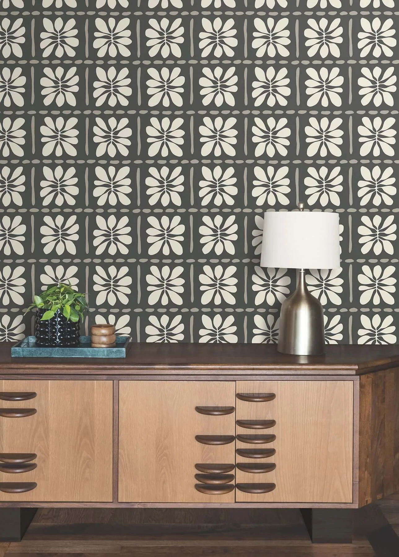 York Wallcoverings Mimosa Fleur wallpaper, color Carbon Black, SKU ZM2810