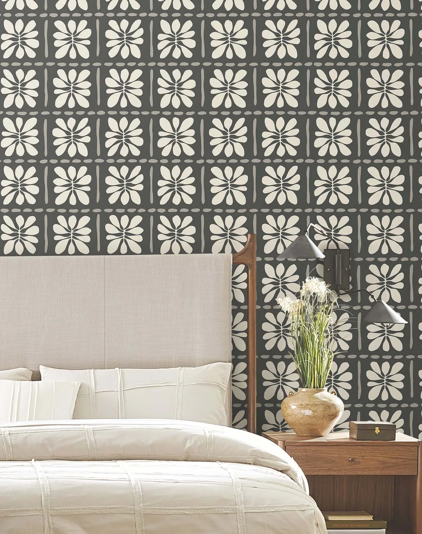 York Wallcoverings Mimosa Fleur wallpaper, color Carbon Black, SKU ZM2810