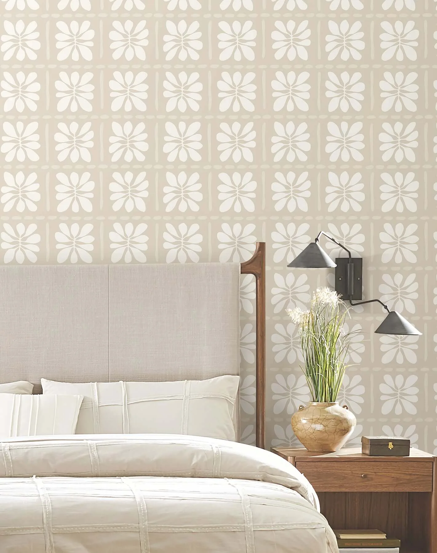York Wallcoverings Mimosa Fleur wallpaper, color Nude, SKU ZM2808