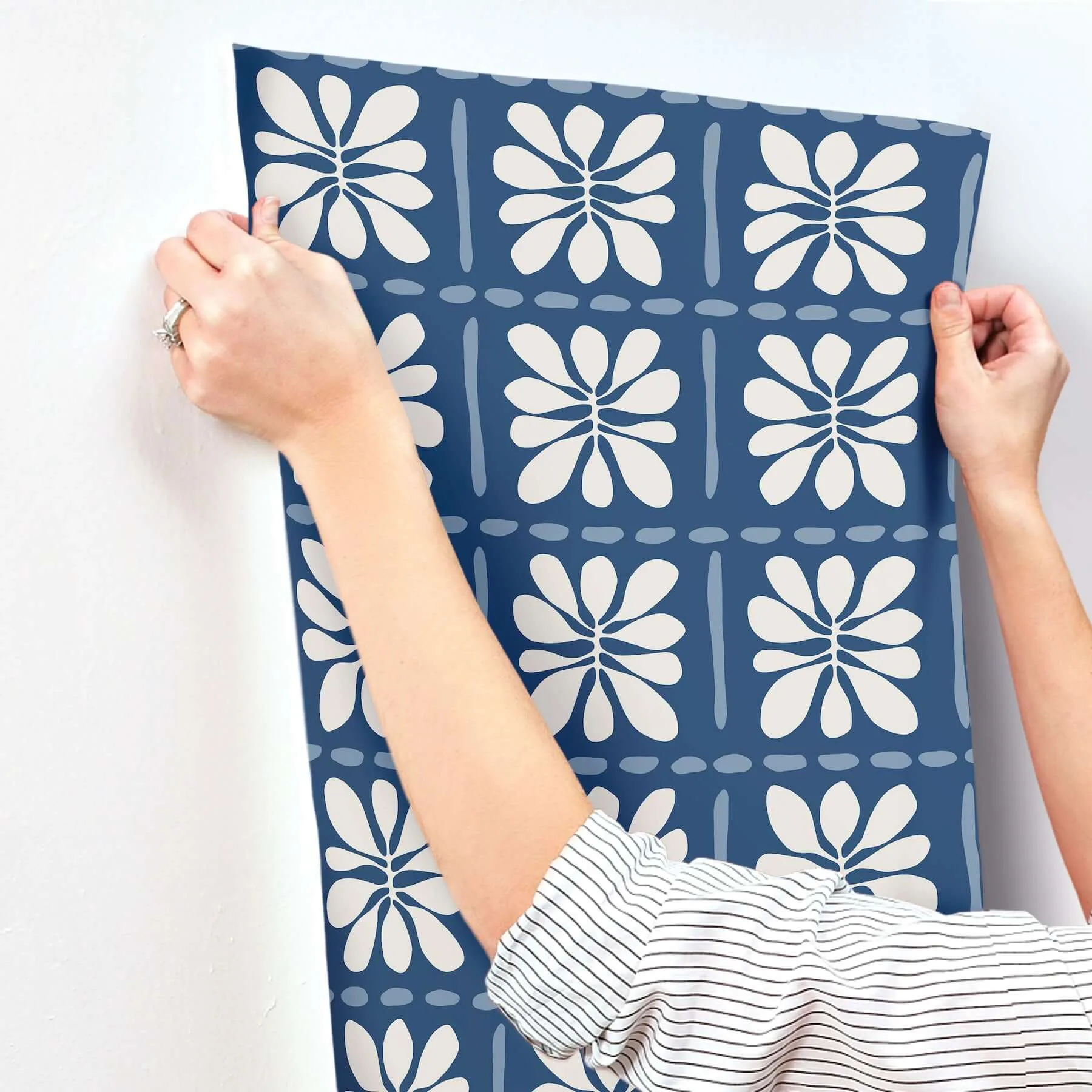 York Wallcoverings Mimosa Fleur wallpaper, color Ultramarine, SKU ZM2807
