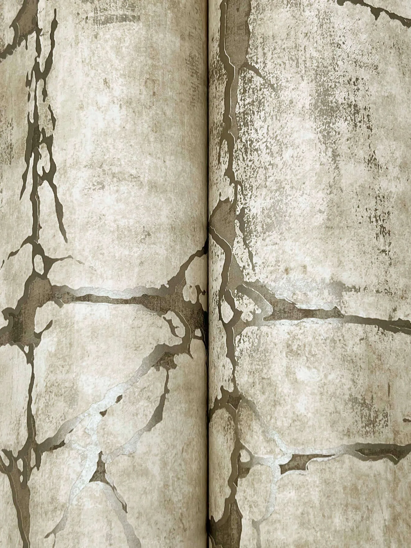 York Wallcoverings Mojave wallpaper, color Taupe, SKU GN2581