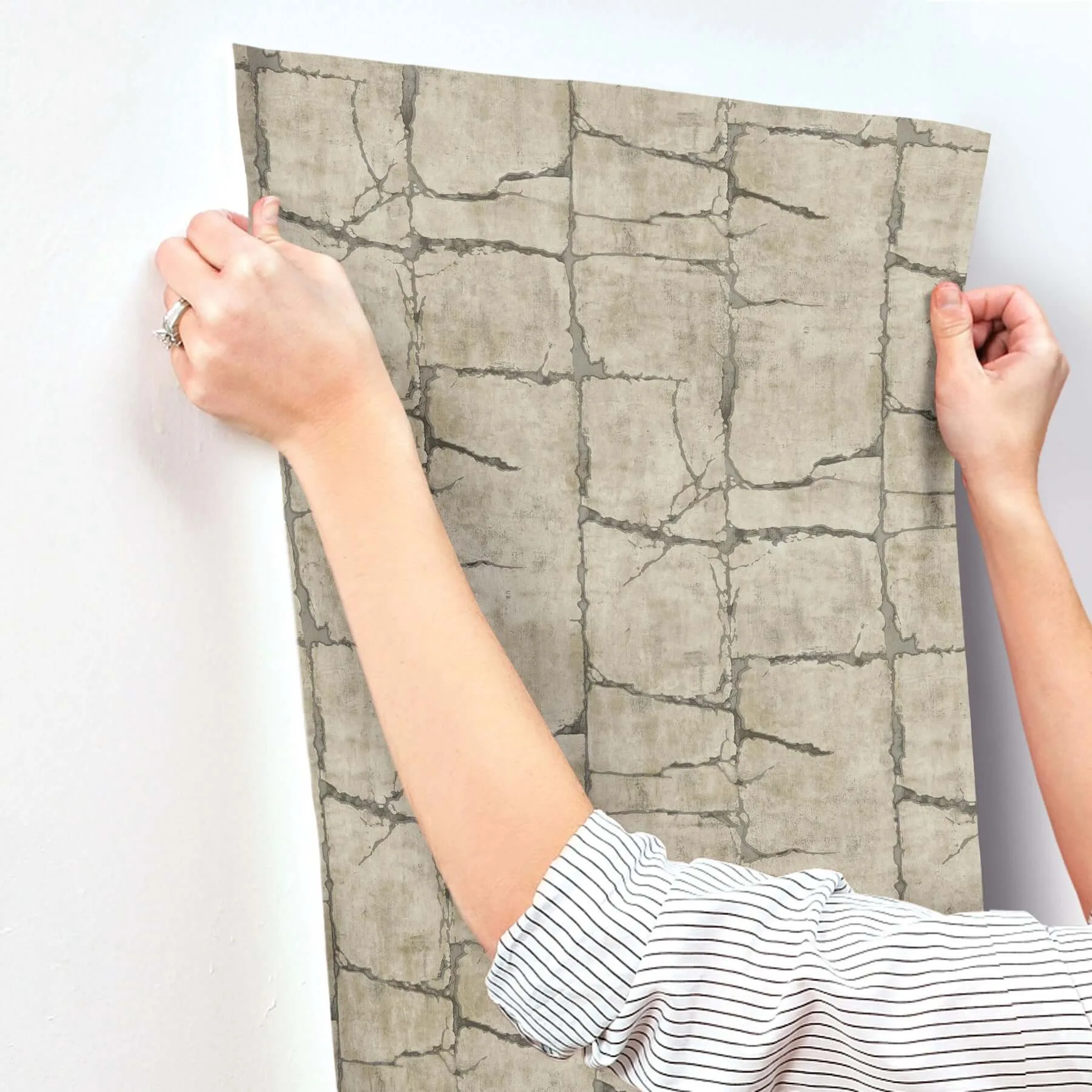 York Wallcoverings Mojave wallpaper, color Taupe, SKU GN2581