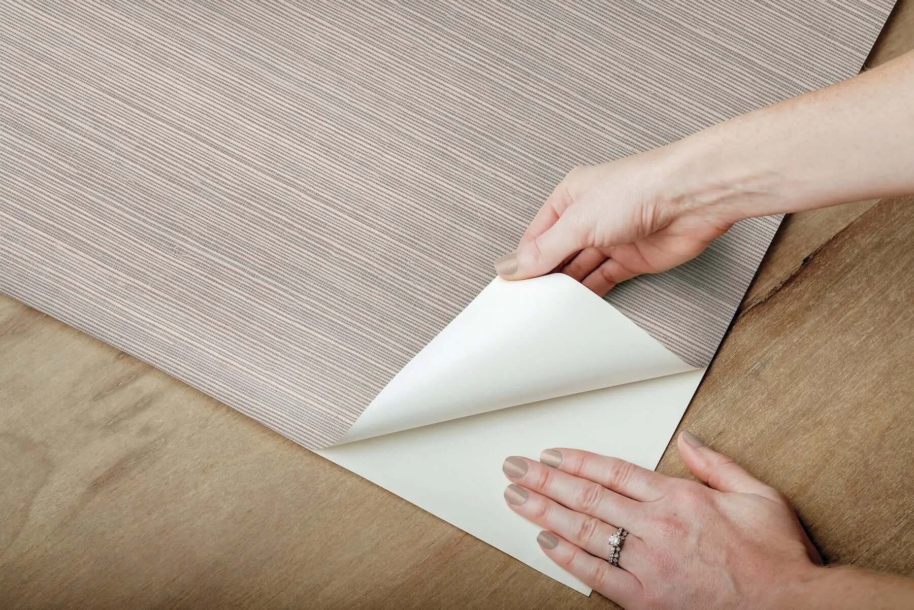 York Wallcoverings Natural Grasscloth wallpaper, color Classic Grey, SKU PSW1591RL
