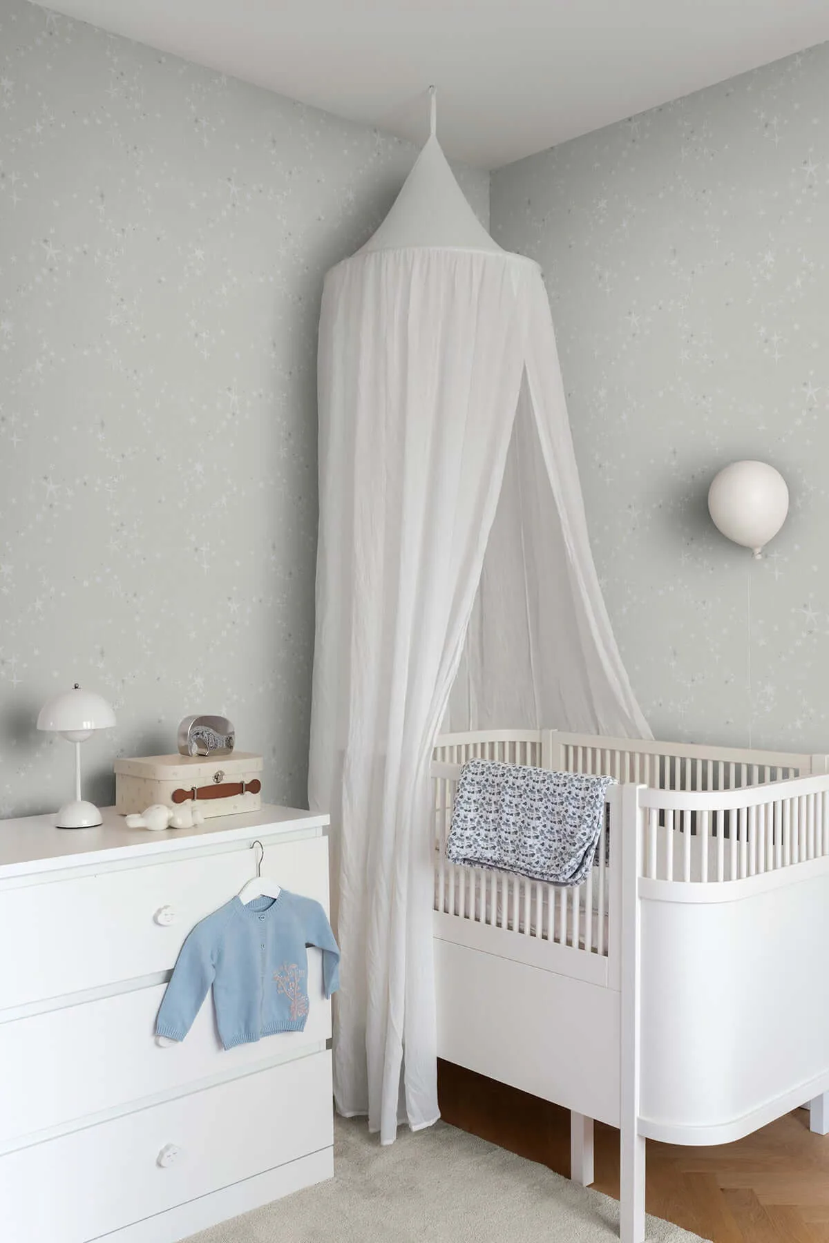 York Wallcoverings Stjarnhimmel wallpaper, color Grey, SKU MB29019