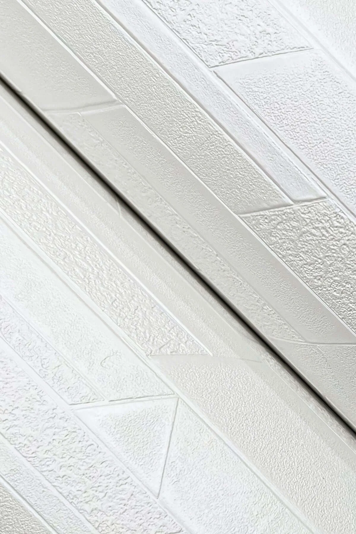 York Wallcoverings Verge wallpaper, color Alabaster, SKU UD2591N