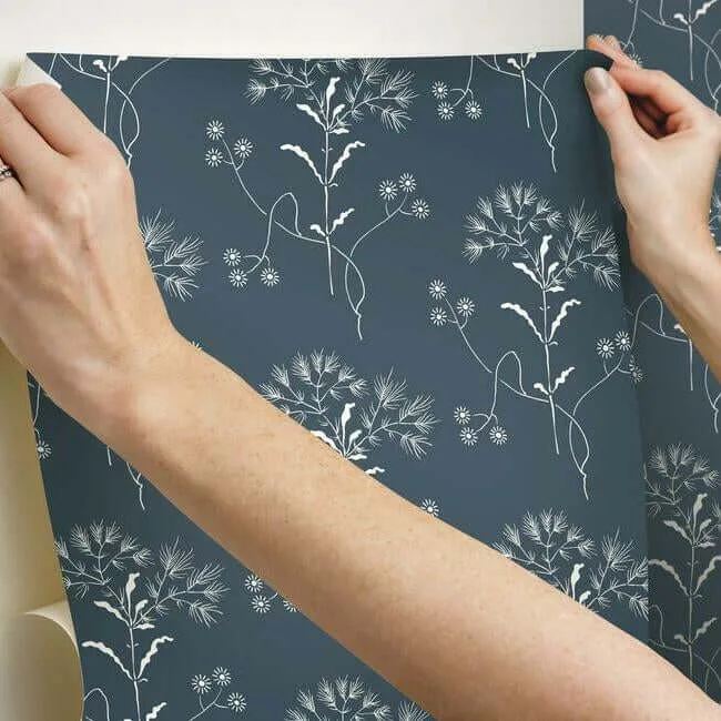 York Wallcoverings Magnolia Home Wildflower wallpaper, color White & Blue, SKU PSW1154RL