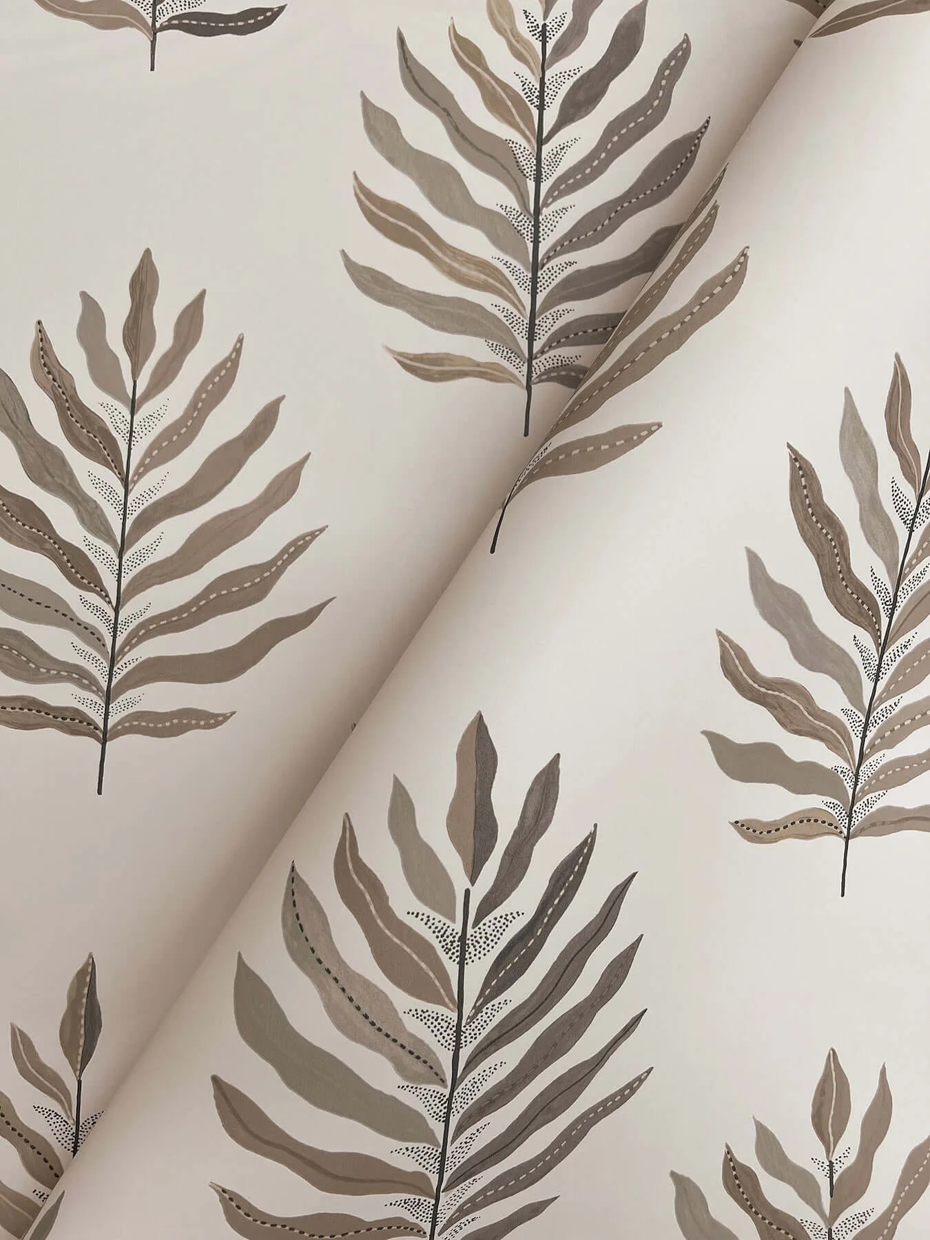 York Wallcoverings Miramar wallpaper, color Sand, SKU MT5604