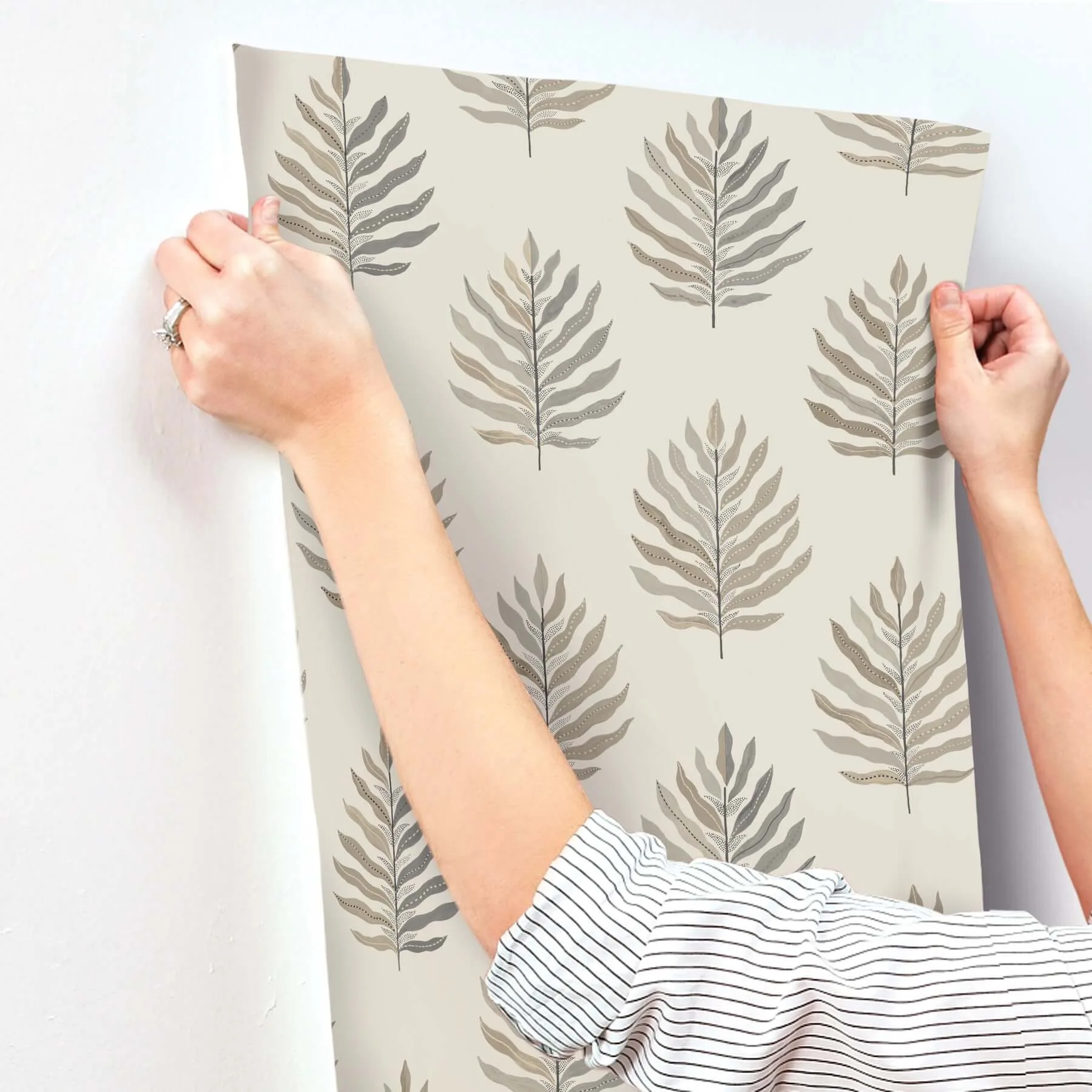 York Wallcoverings Miramar wallpaper, color Sand, SKU MT5604
