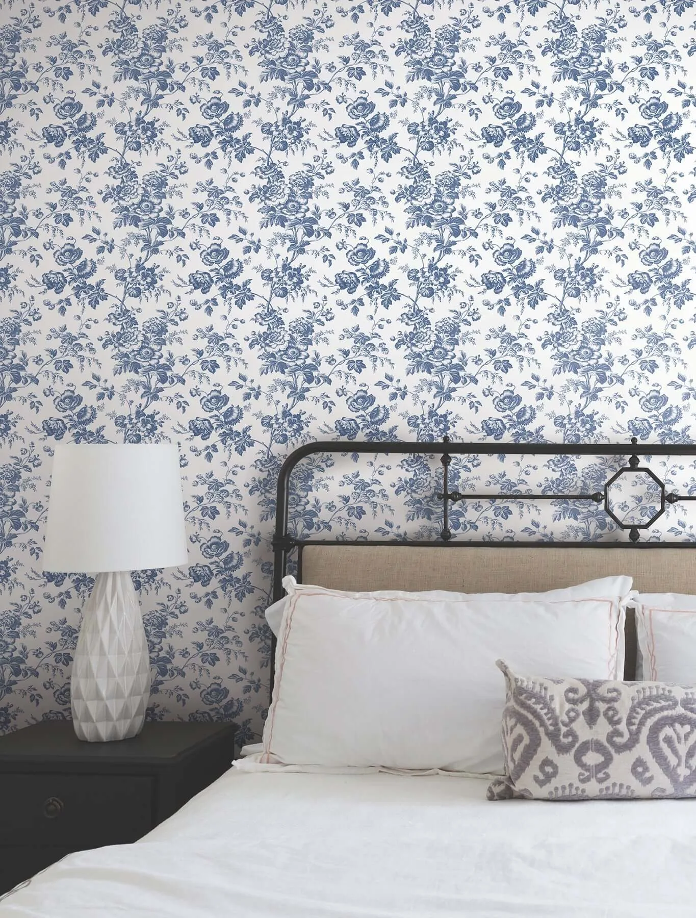 York Wallcoverings Anemone Toile - Navy Wallpaper | Buy Online York Wallcoverings Anemone Toile wallpaper, color Navy, SKU RT7873