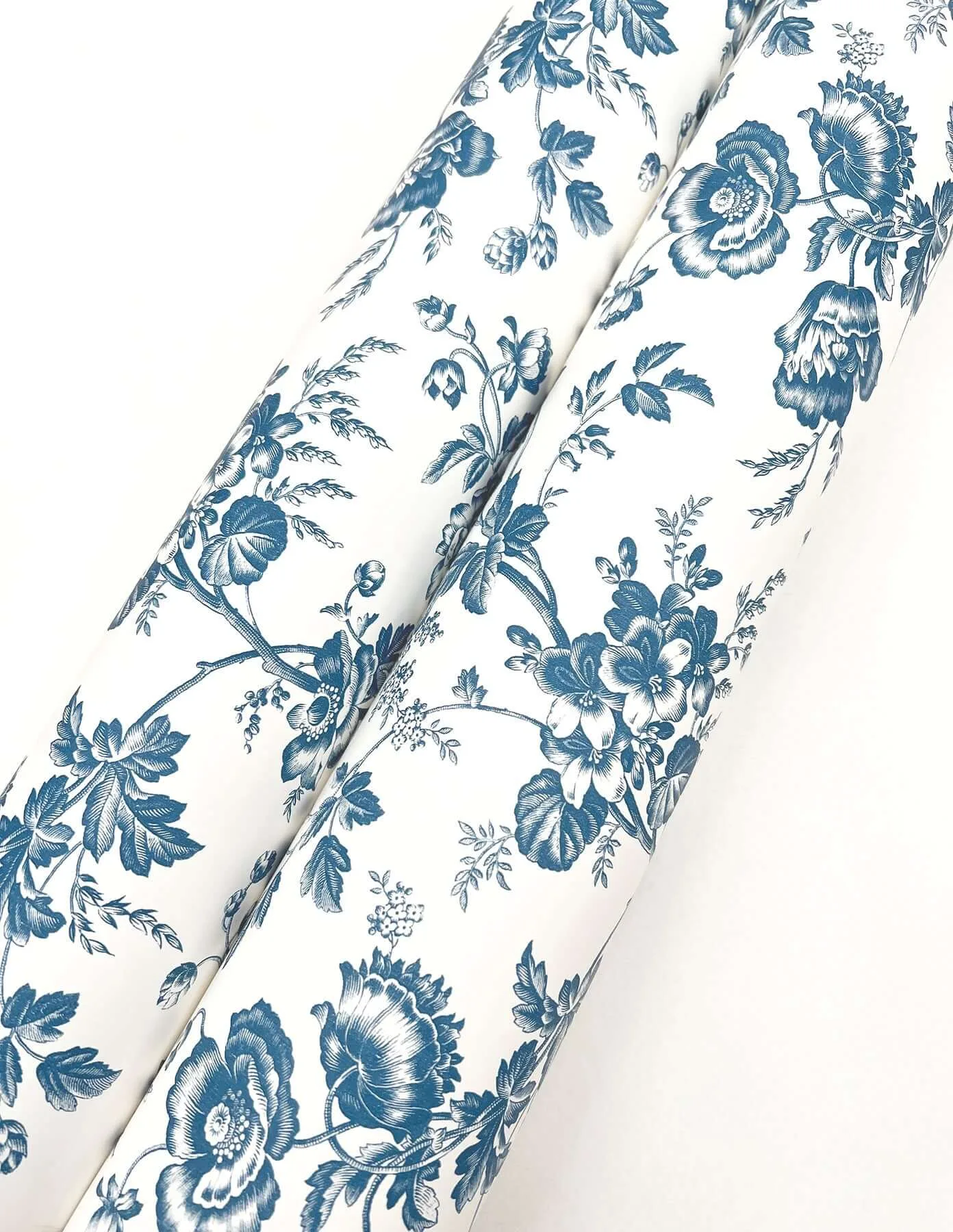 York Wallcoverings Anemone Toile - Navy Wallpaper | Buy Online York Wallcoverings Anemone Toile wallpaper, color Navy, SKU RT7873