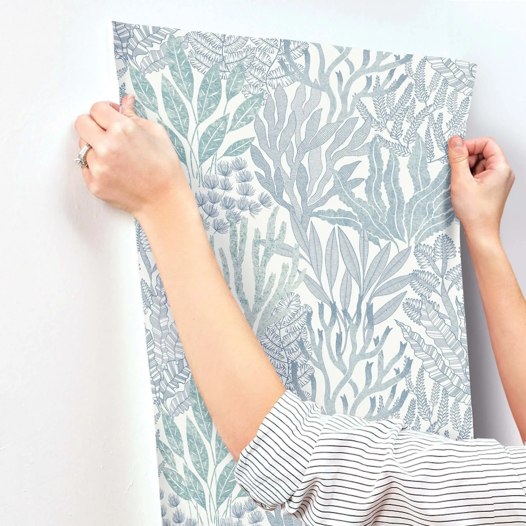 York Wallcoverings Coral Leaves wallpaper, color Blue & Aqua, SKU RT7804