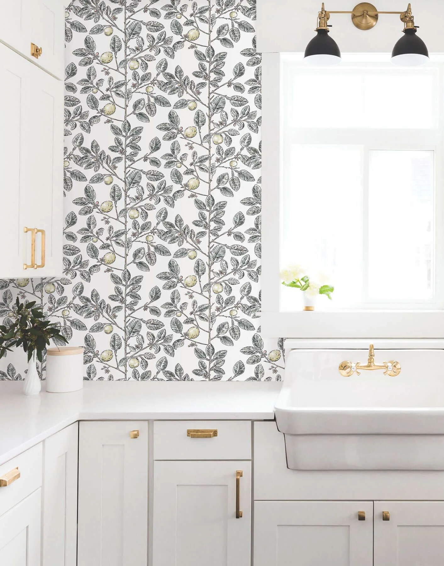 York Wallcoverings Limoncello Toile wallpaper, color Black, SKU RT7912