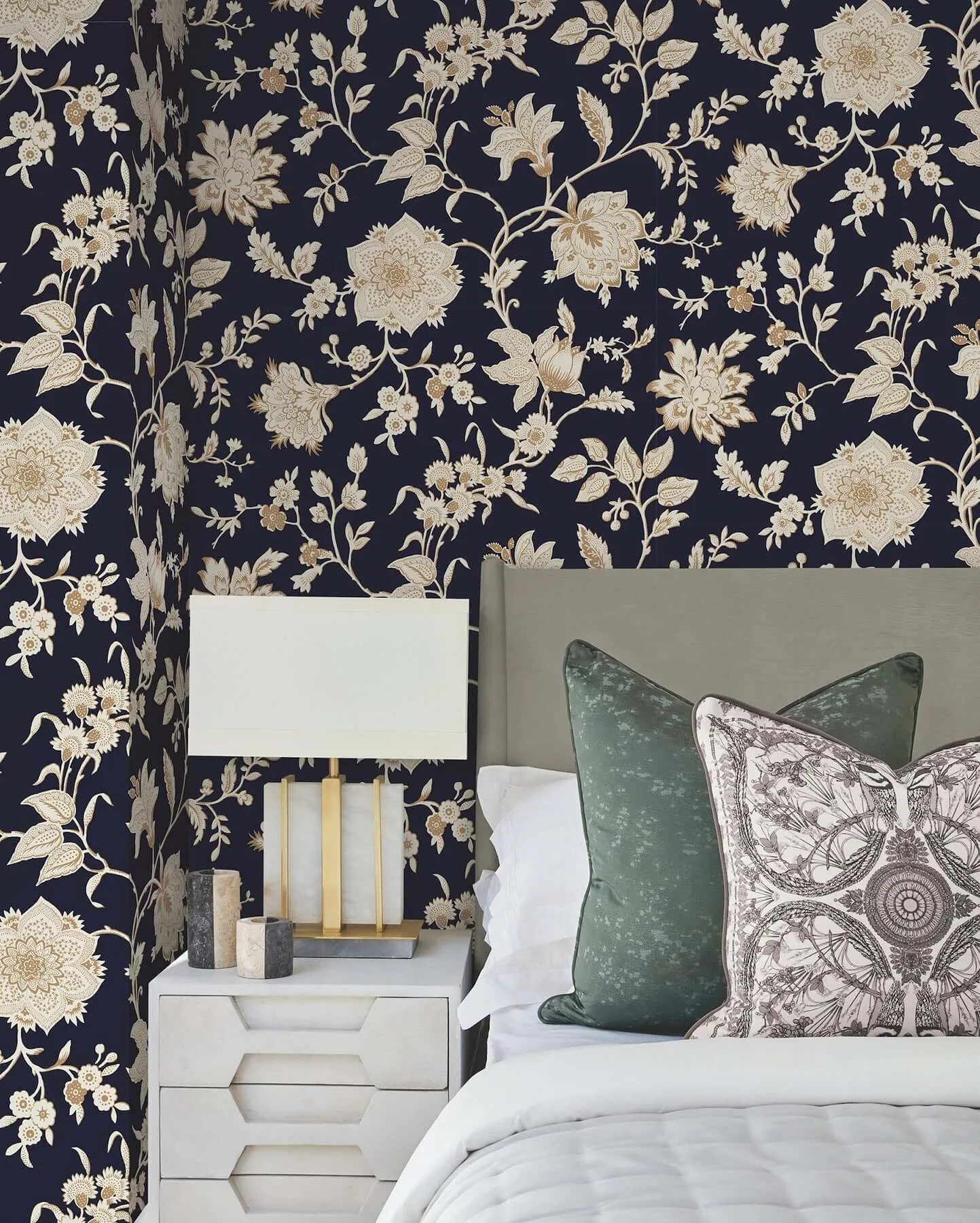 York Wallcoverings Sutton - Black Wallpaper | Buy Online York Wallcoverings Sutton wallpaper, color Black, SKU RT7824