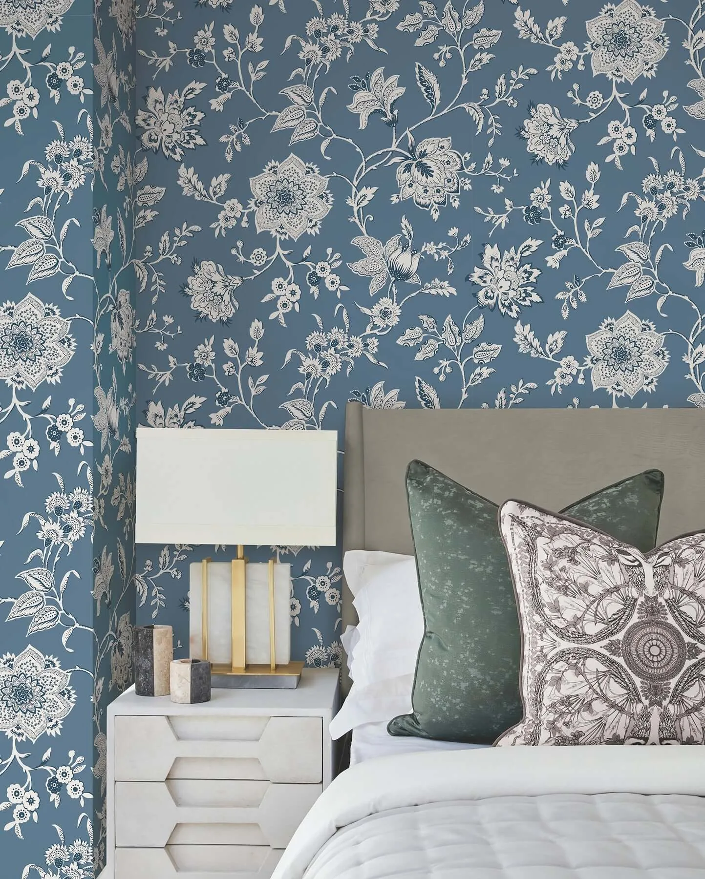 York Wallcoverings Sutton - Blue Wallpaper | Buy Online York Wallcoverings Sutton wallpaper, color Blue, SKU RT7821
