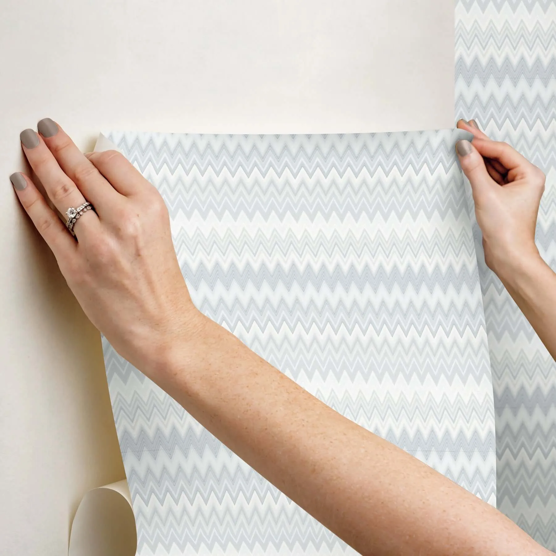 York Wallcoverings Zig Zag wallpaper, color White, SKU PSW1640RL